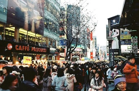 phố Myeongdong ở thủ đô Seoul.