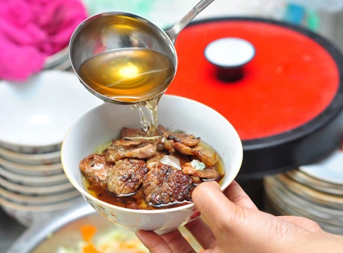 bun-cha-nong-mon-qua-dau-dong-giua-long-ha-noi-1