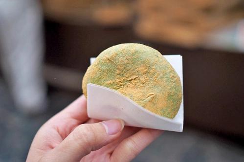 man-nhao-bot-banh-mochi-kich-tinh-nhu-luyen-vo-o-nhat-1