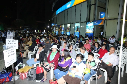 hang-nghin-luot-khach-du-lich-dip-le-1