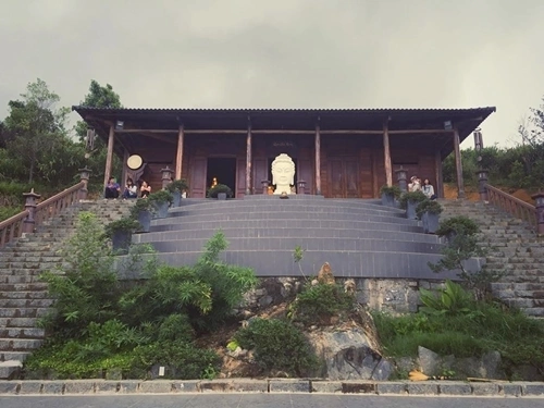 duong-len-cong-troi-linh-quy-phap-an-trong-mv-lac-troi-2