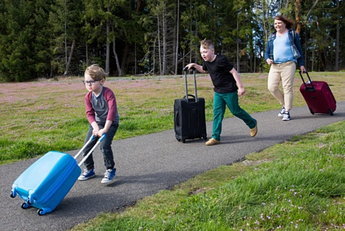 Bảo mẫu kiếm bộn tiền khi đi nghỉ dưỡng khắp thế giới cùng nhà giàu - Báo VnExpress Du lịch