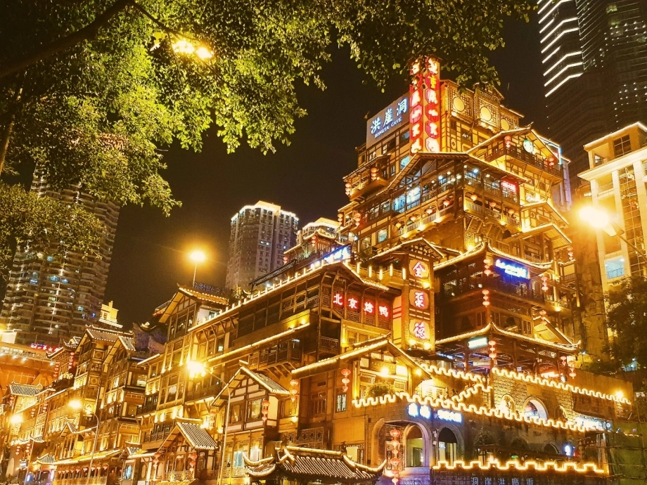 Vẻ đẹp Hồng Nhai Động ở Trùng Khánh - Báo VnExpress Du lịch