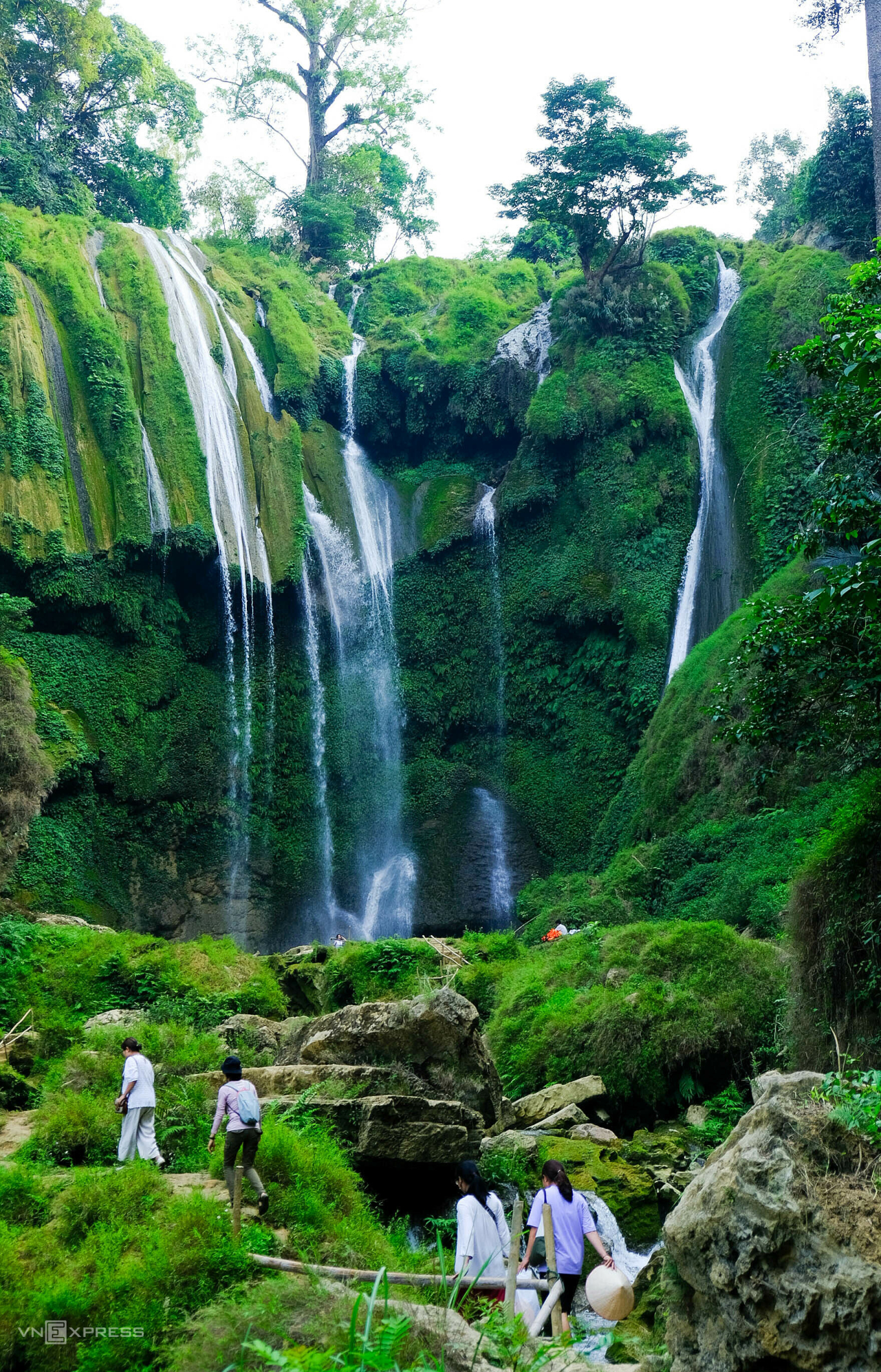 Du lịch Mộc Châu ngắm thác Nàng Tiên hoang sơ