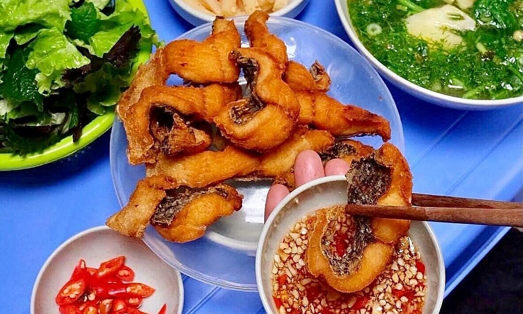 Giờ mở cửa và thông tin liên hệ