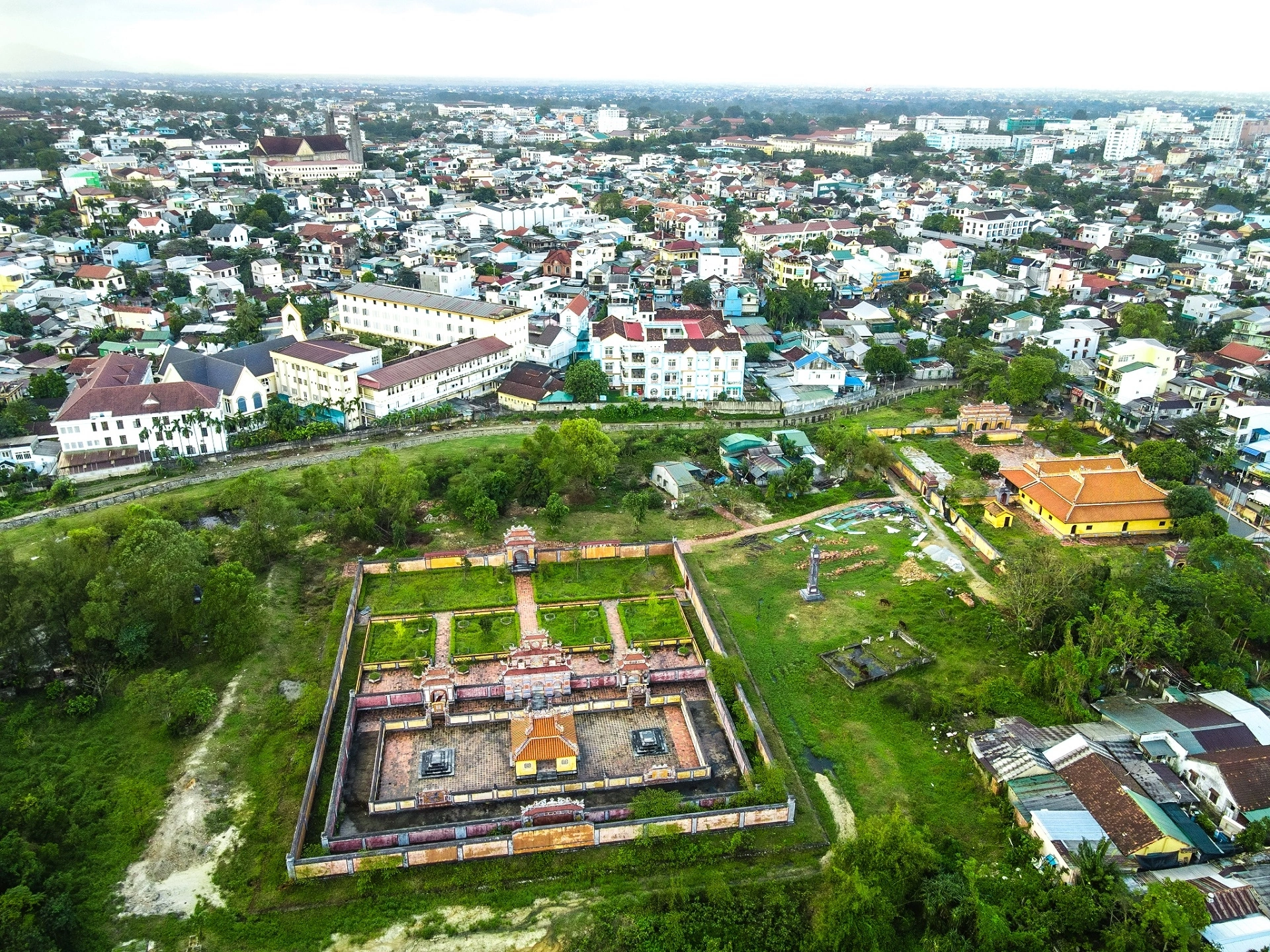 Cẩm nang du lịch huế 2022 từ az di chuyển ăn chơi lưu trú