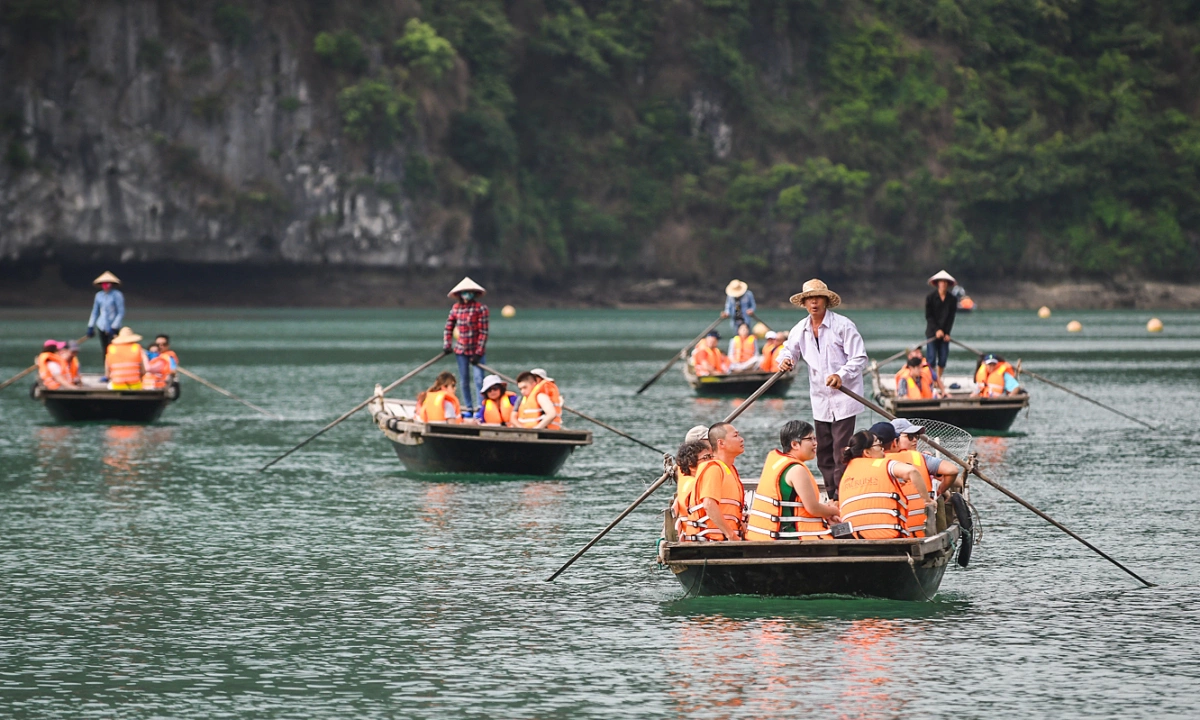 Các loại tàu và tuyến tham quan vịnh Lan Hạ