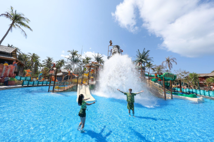 Aquatopia Waterpark với hơn 20 trò chơi cảm giác mạnh tại Sun World Phu Quoc. Ảnh: Sun Group