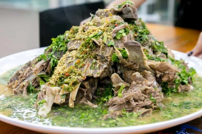 Sườn cay khổng lồ size M. Ảnh: sethlui