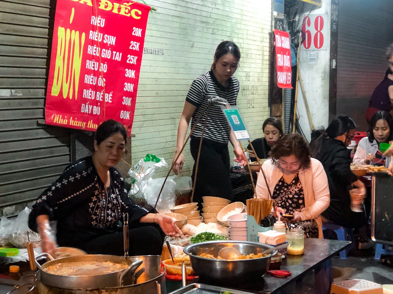 Review chi tiết Bún Riêu Sườn Sụn Bà Điếc 68 Nguyễn Thiếp từ AZ: Nên gọi món gì, Ưu & Nhược điểm