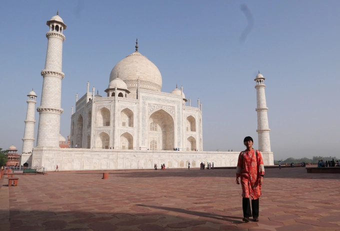 Taj Mahal là một trong những nơi nổi tiếng chỉ cho chụp ảnh bên ngoài. Ảnh: NVCC