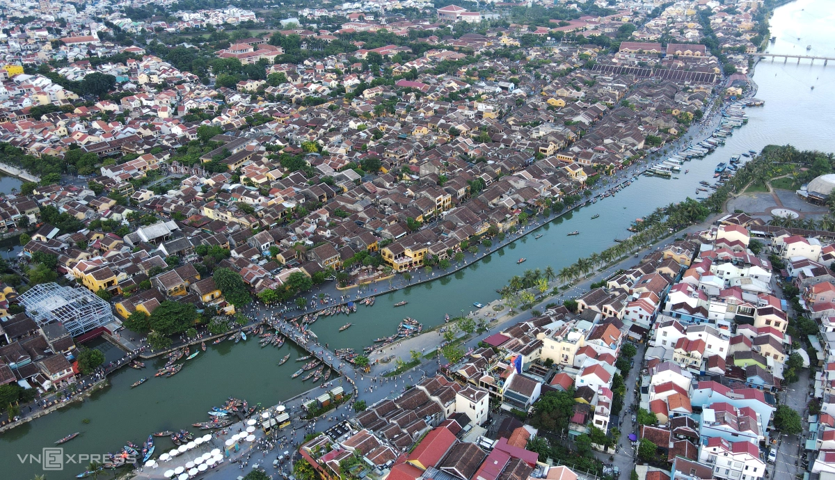 Hoi An begins charging entry fees for tour groups