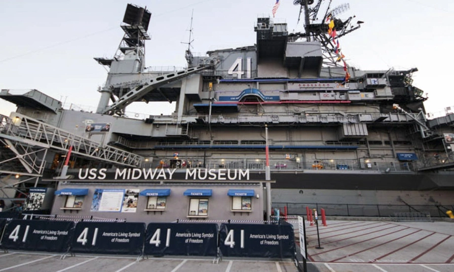 Bên trong tàu sân bay thu hút triệu khách tham quan của Mỹ - Báo VnExpress Du lịch