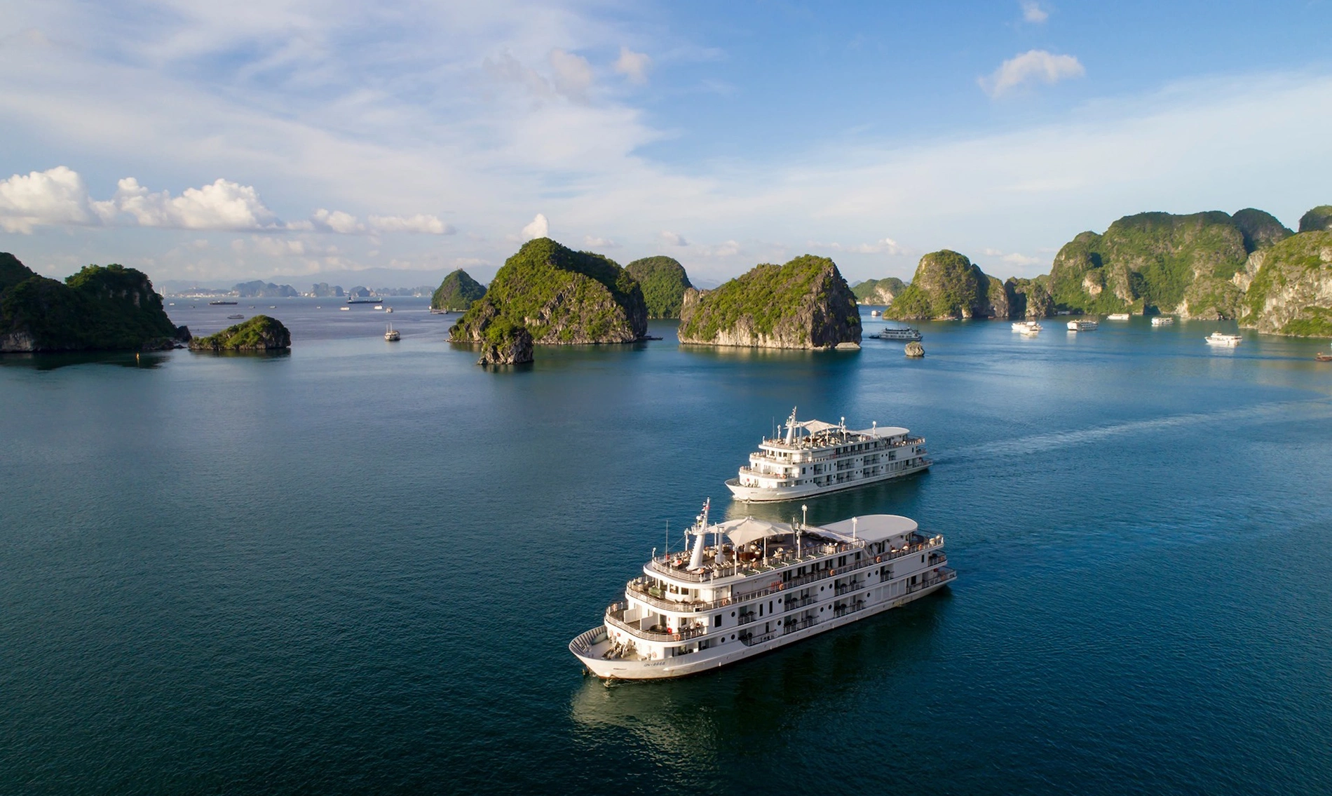 Du lịch Vịnh Hạ Long 2024: Cẩm nang từ A-Z, Review, Kinh nghiệm di chuyển,  ăn chơi, thăm quan, đặc sản... mới nhất