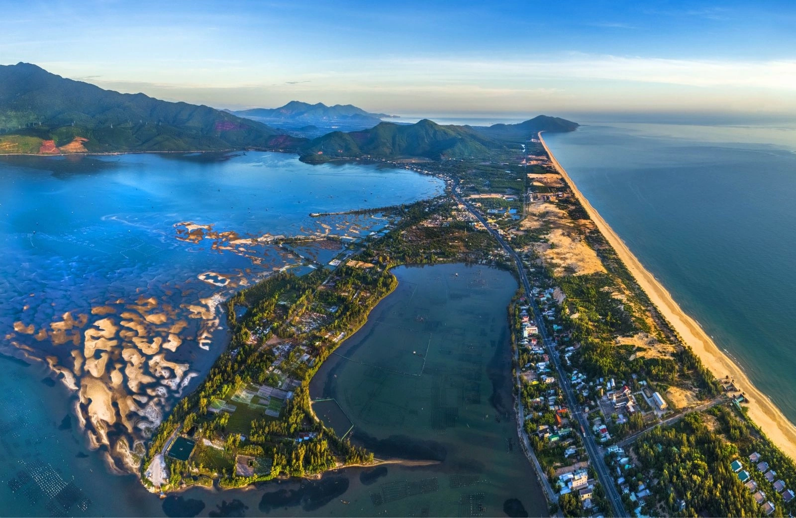 Lăng Cô - Vịnh Đẹp Thế Giới