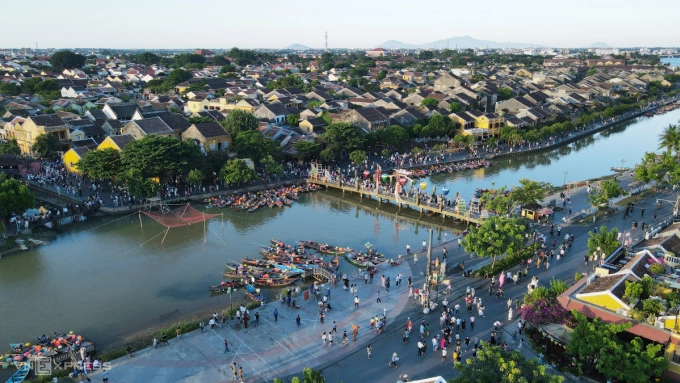 Phố cổ Hội An nhìn từ trên cao. Ảnh: Đắc Thành
