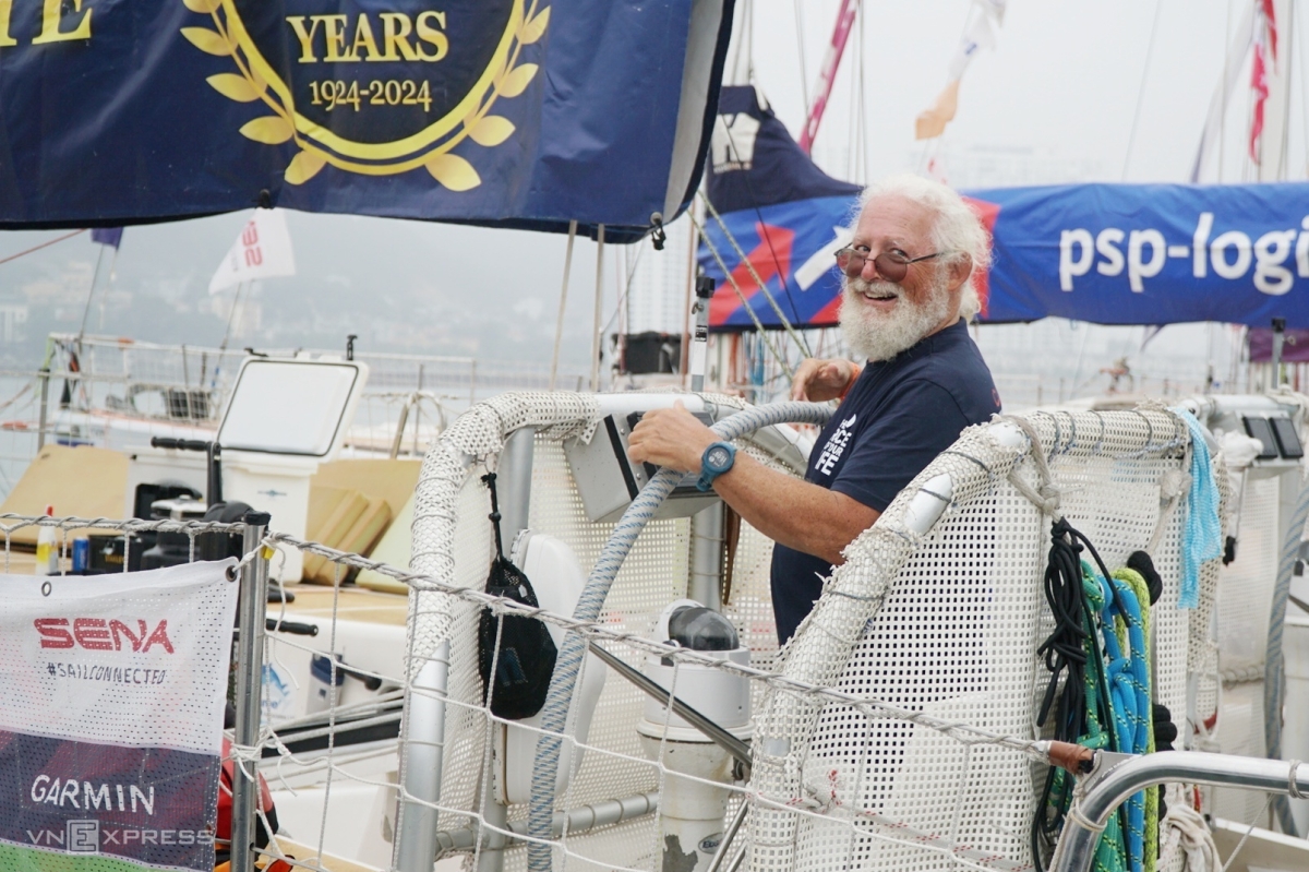 Ha Long welcomes Clipper Race sailing yachts