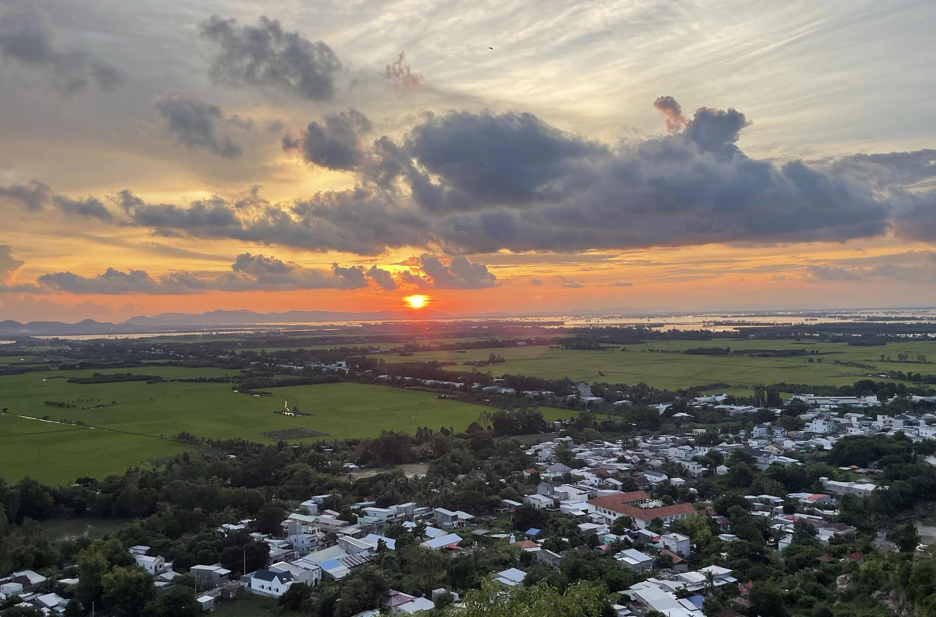 Cẩm nang Du lịch Châu Đốc 2024 từ A-Z: Di chuyển, ăn chơi, thăm ... Image hình ảnh hình ảnh hình ảnh hình ảnh hình ảnh hình ảnh hình ảnh hình ảnh hình ảnh hình ảnh Mã Cảnh Đào - Cẩm nang Du lịch Châu Đốc 2024 từ A-Z: Di chuyển, ăn chơi, thăm ...