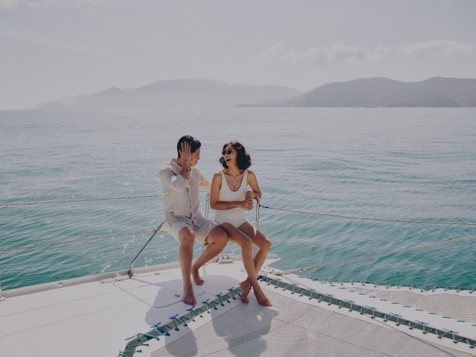 Du khách trải nghiệm du thuyền của khu nghỉ dưỡng. Ảnh: Gran Meliá Nha Trang