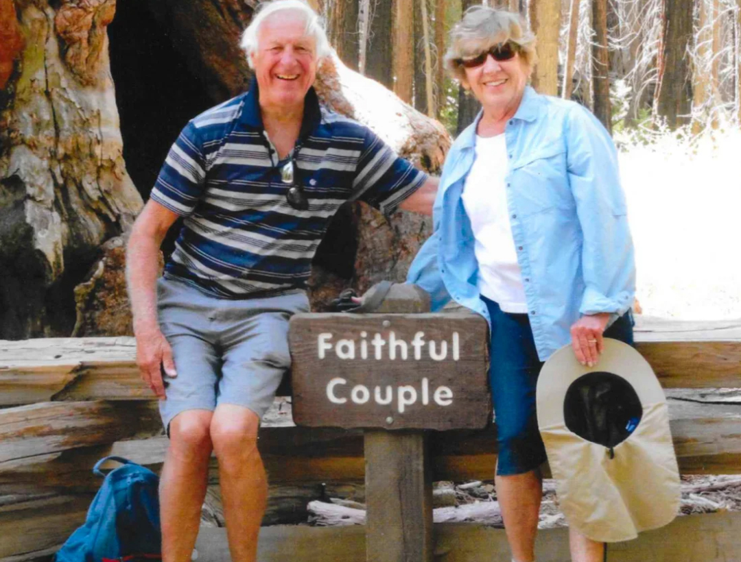 John và Judy trong chuyến du lịch đến Yosemit, California, Mỹ. Ảnh: CNN