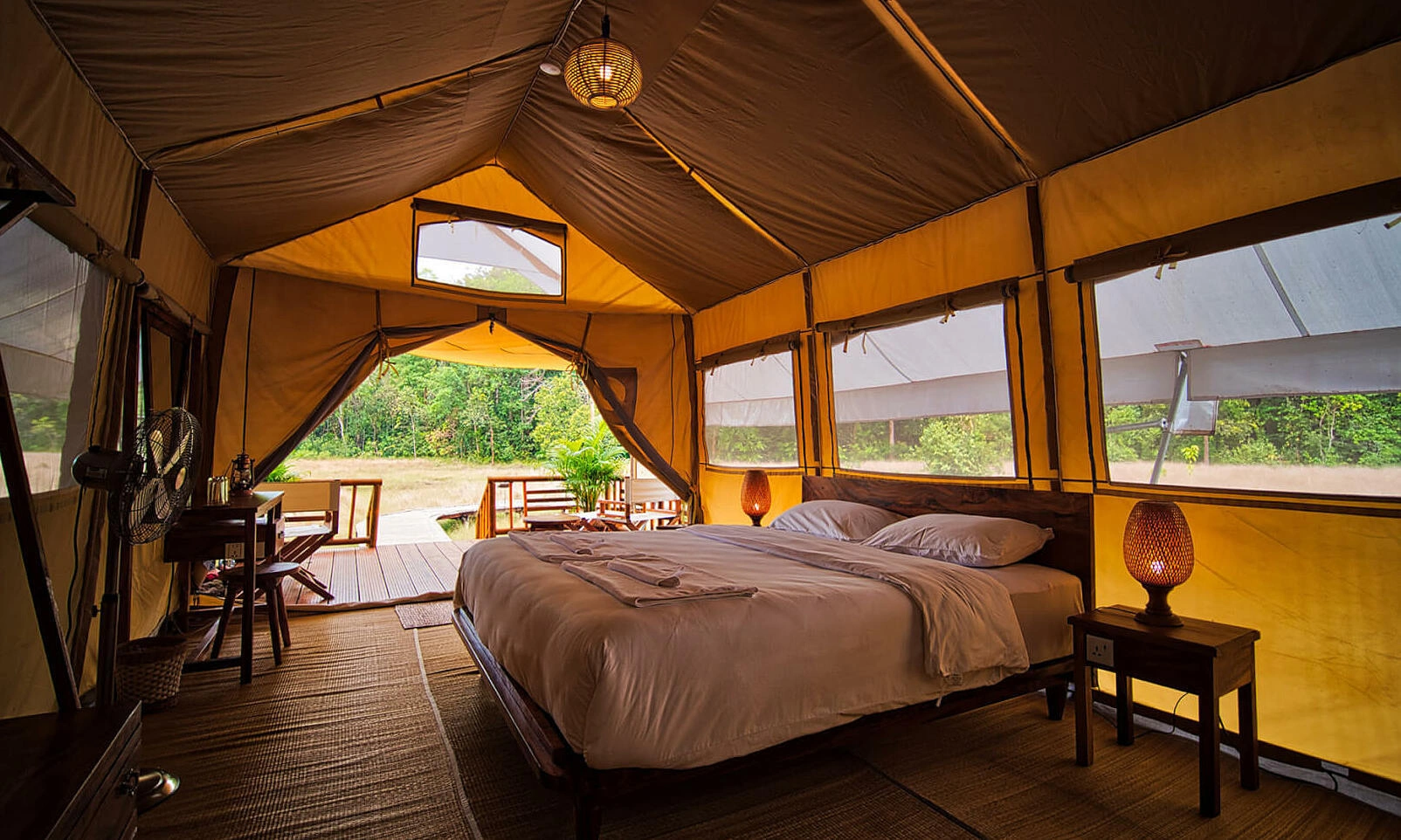 Một trong những chiếc lều ở Cardamom. Ảnh: Cardamom Tented Camp