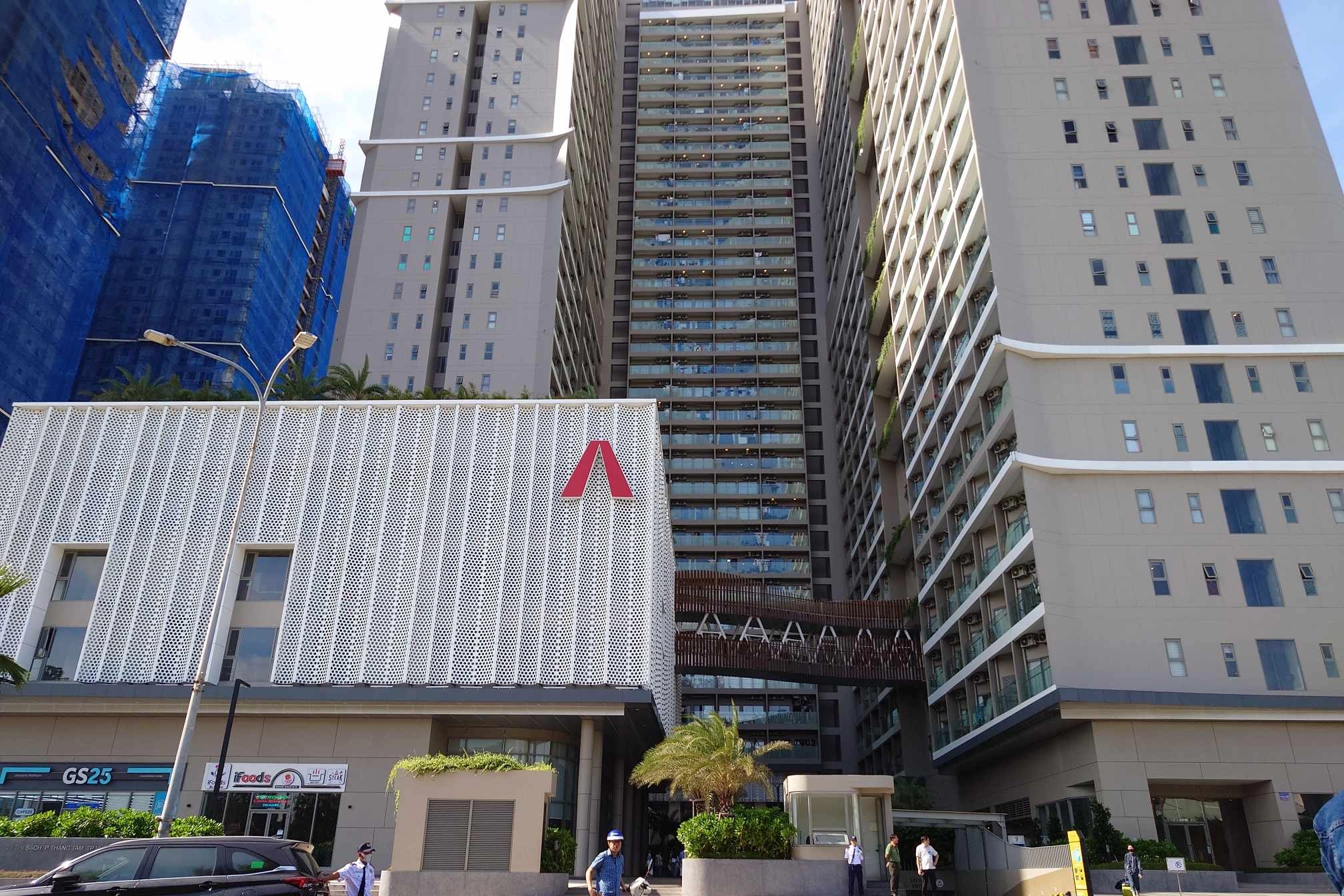 Địa danh Cái Răng ở Cần Thơ liên quan đến con vật nào? 2 Đoàn liên ngành TP Vũng Tàu kiểm tra một chung cư có cho thuê căn hộ ngắn hạn, sáng 8/8. Ảnh: Đăng Khoa