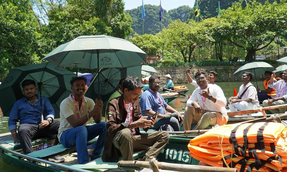 Indian tourists Ninh Binh