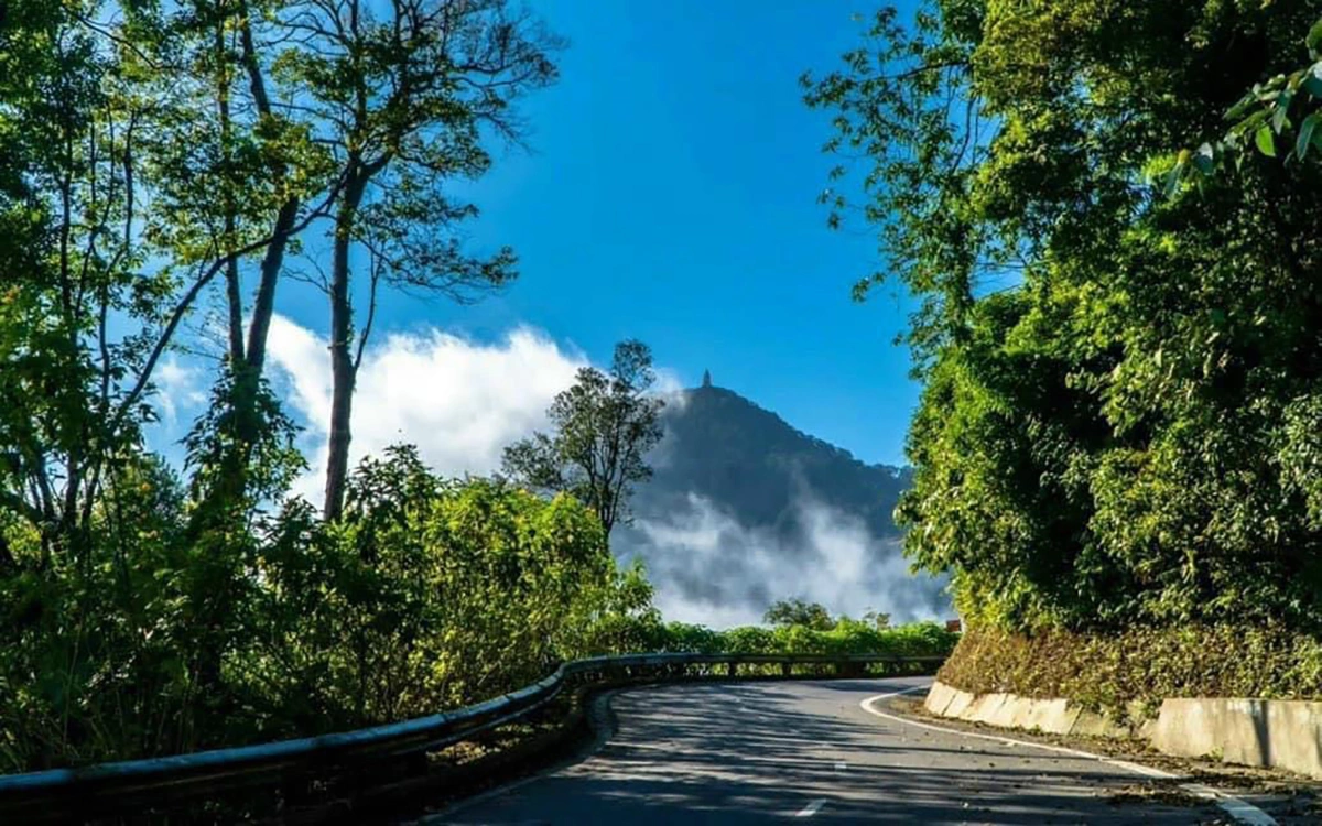 Khung cảnh mây núi Ba Vì thơ mộng