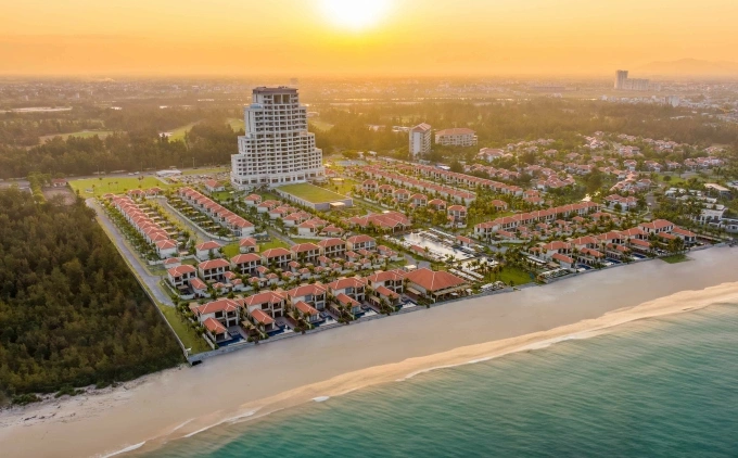 Khu nghỉ dưỡng nhìn từ trên cao. Ảnh: Fusion Resort & Villas Đà Nẵng