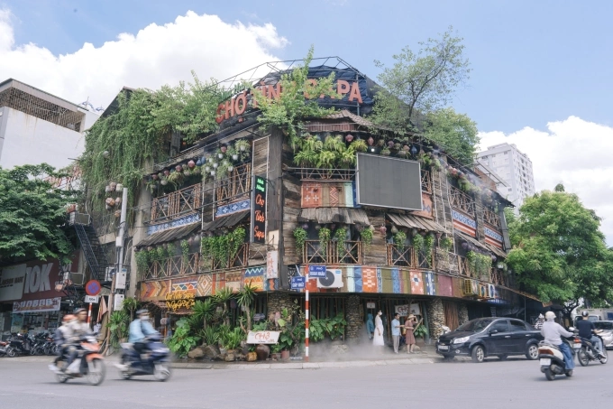 hông gian bên ngoài nhà hàng Chợ tình Sapa. Ảnh: Nhà hàng Chợ tình Sapa