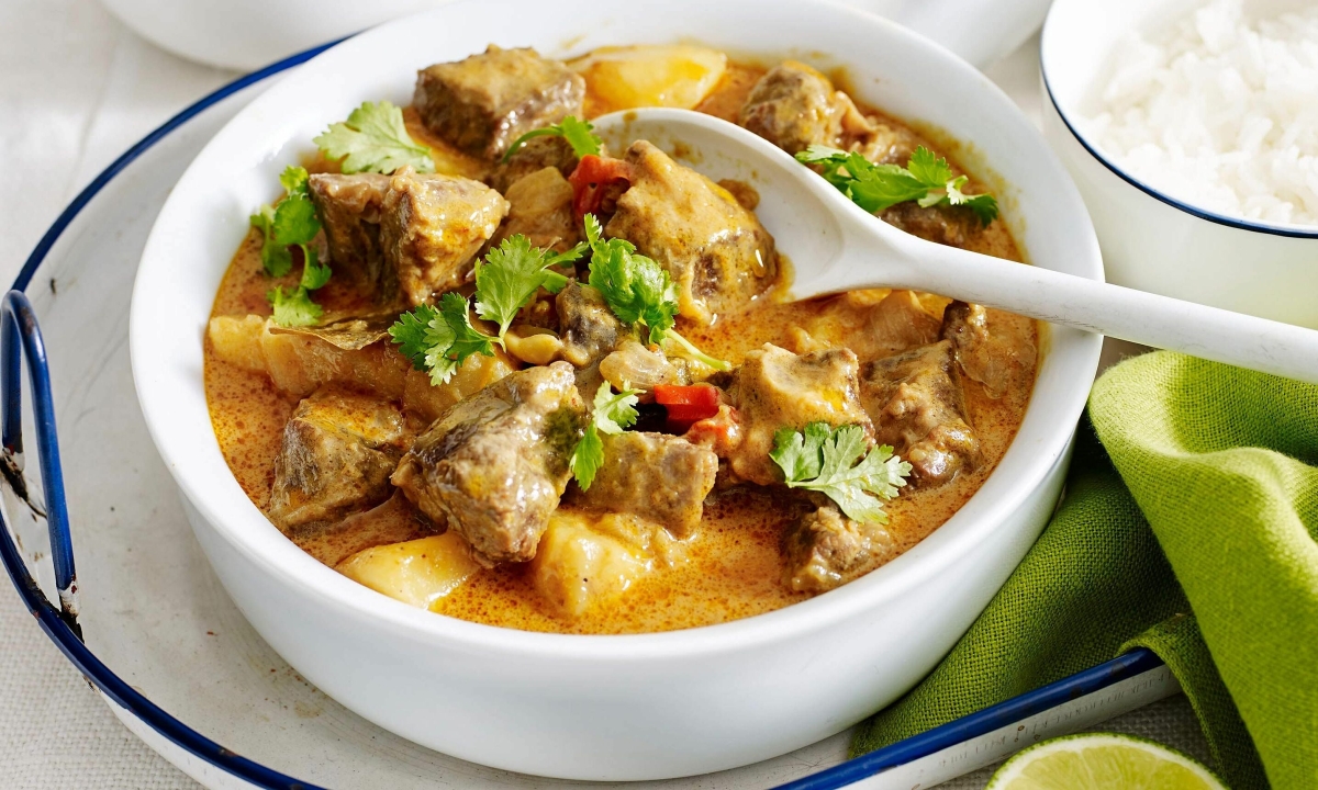 Cà ri là món ăn nổi tiếng của nước nào dưới đây?