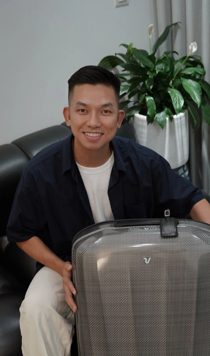 Travel Vlogger LePaDa chọn vali Roncato We Are Glam vì độ bền, nhẹ và danh tiếng thương hiệu. Ảnh: NVCC