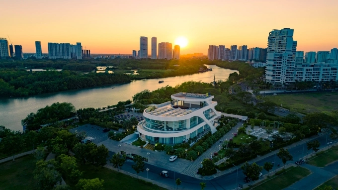 Thiết kế kiến trúc mô phỏng chiếc du thuyền của Saigon South Marina Club. Ảnh: SSMC