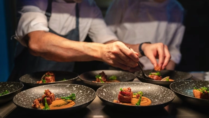 Món ăn được chế biến, trình bày tỉ mỉ trong các nhà hàng Michelin ở Pháp. Ảnh: Kajornsiri Auimanachai/iStockphot