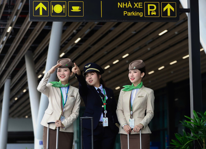 Tiếp viên nữ tại nhà ga sân bay của Bamboo Airways. Ảnh: Bamboo Airways
