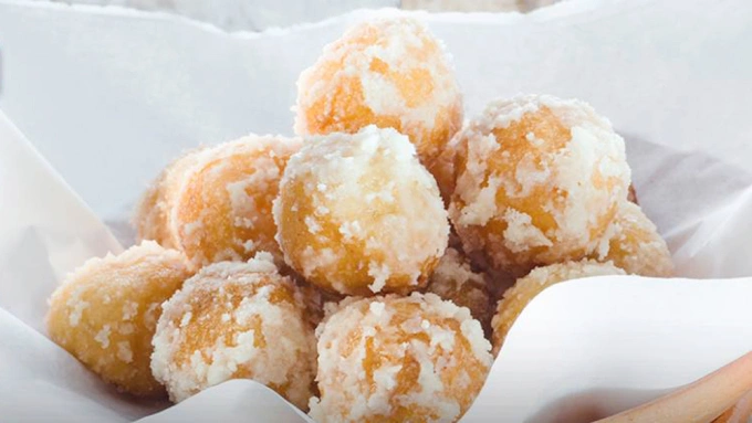 Món bánh trứng thằn lằn. Ảnh: Dessert Mate