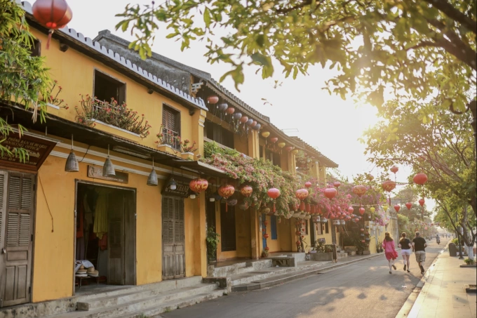 Nắng sớm ở phố cổ Hội An. Ảnh: Hoi An Photographer/Unsplash