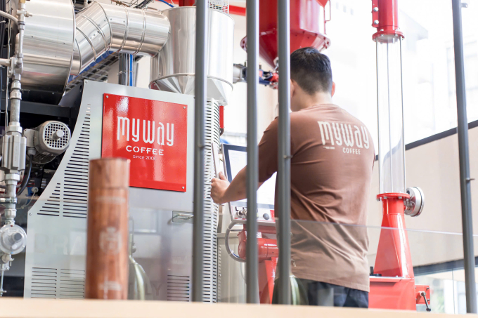Khu vực khách hang được trải nghiệm tự rang xay cà phê. Ảnh: My Way Coffee