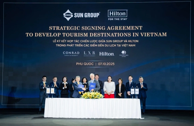 Lễ ký kết Sun Group và Hilton, ngày 7/10. Ảnh: Sun Group