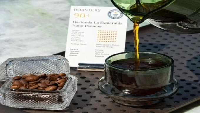 Cốc cà phê giá 680 USD. Ảnh: Guiness World Records