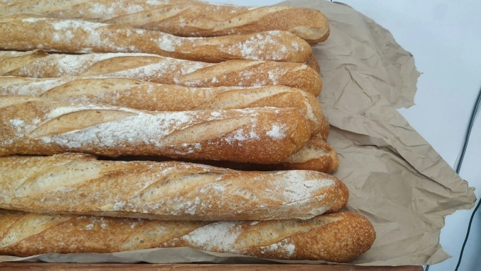 Baguette nổi tiếng ẩm thực Pháp xuất hiện trong danh sách. Ảnh: Unsplash