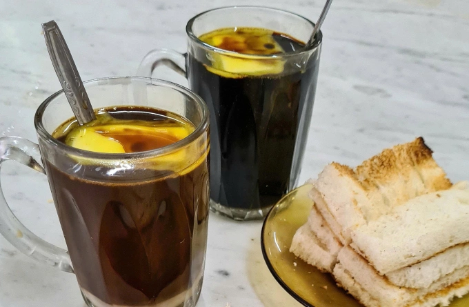 Cốc cà phê nóng với bơ tan chảy. Ảnh: livemint