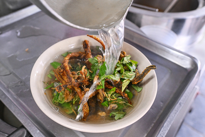 Miến lươn Đông Thịnh, một trong những quán ăn được Michelin nằm ở phố cổ. Ảnh: Giang Huy