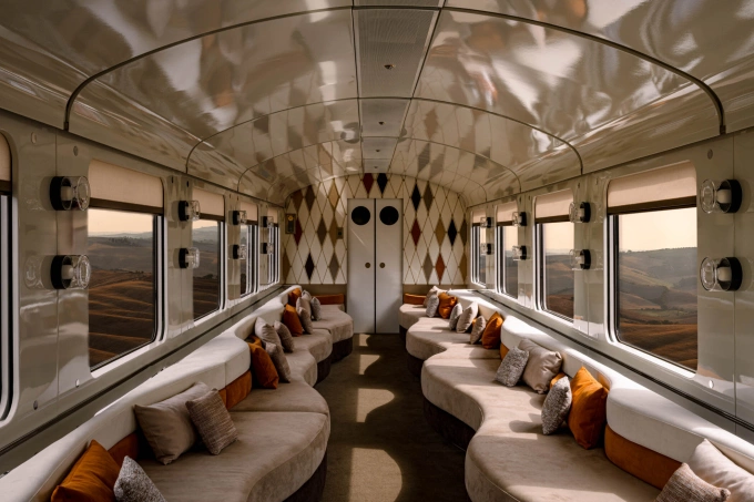 Bên trong tàu La Dolce Vita Orient Express. Ảnh: Global trender