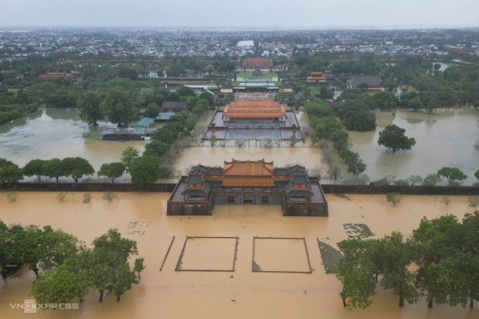 Đại nội Huế bị ngập hôm 28/10. Ảnh: Võ Thạnh