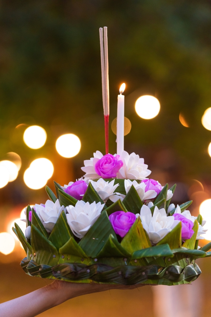 Một phần lễ đèn người dân tại Ayuthaya chuẩn bị cho Loy Krathong. Ảnh: TAT