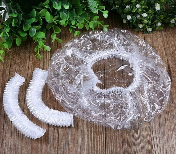 Mũ tắm là vật dụng miễn phí trong phòng khách sạn mà du khách có thể thoải mái mang về. Ảnh: India mart