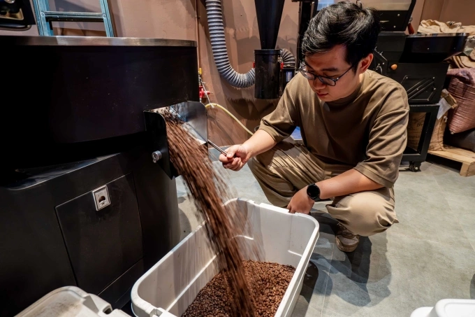Xưởng rang cà phê đặc sản. Ảnh: Hoàng Giang