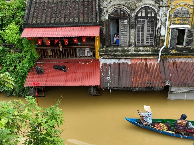 Phố cổ Hội An những ngày chìm trong nước lũ cuối tháng 10/2025. Ảnh: Nguyễn Đông