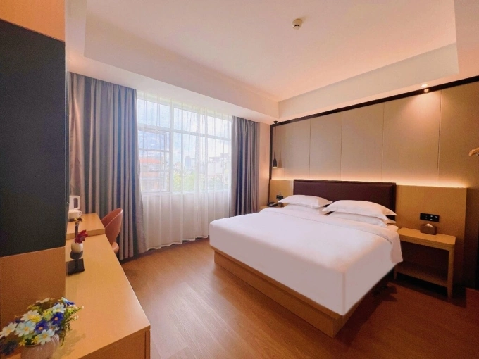 Phòng ngủ tại một khách sạn ở Hải Nam, Trung Quốc. Ảnh: Agoda
